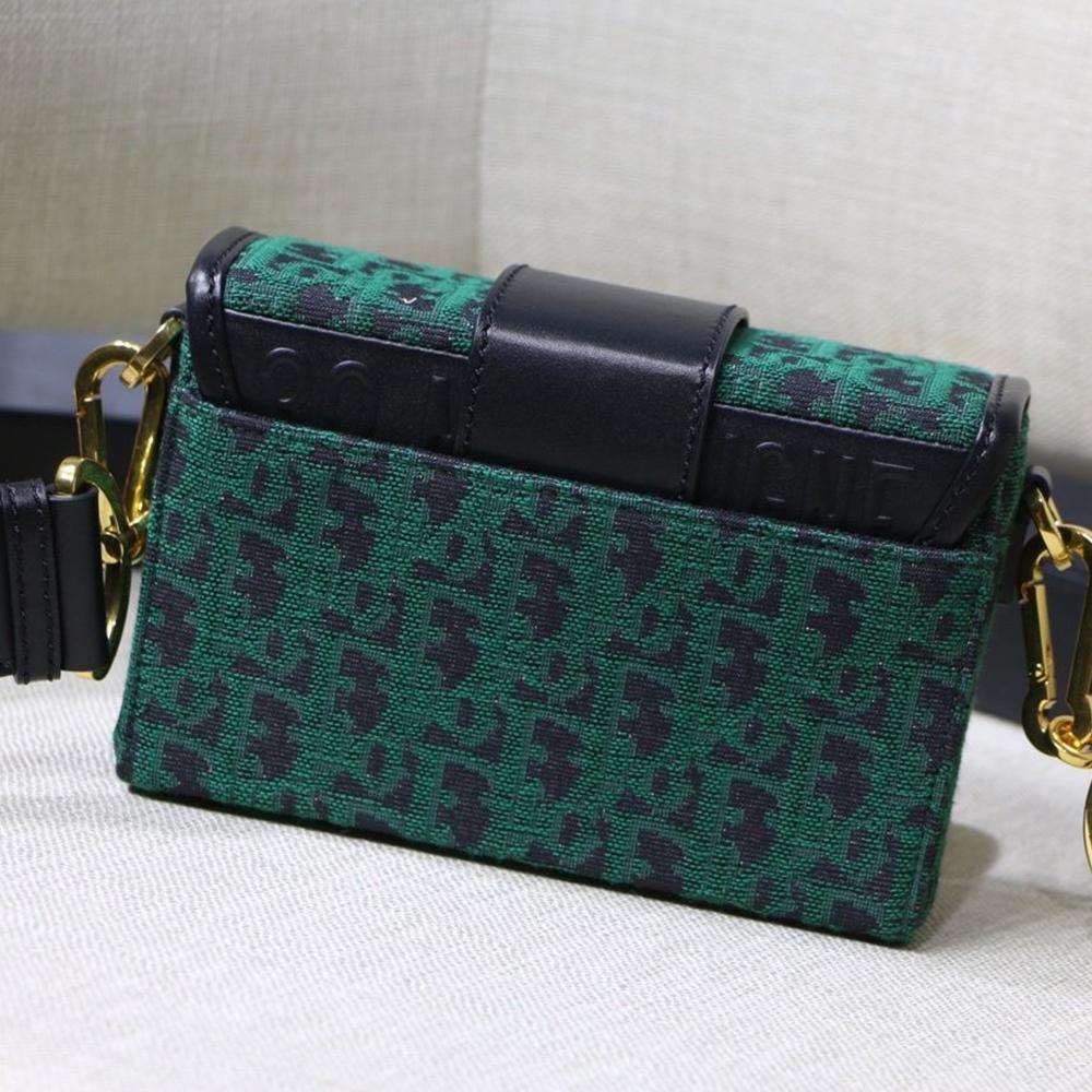 30 Montaigne Flap Bag