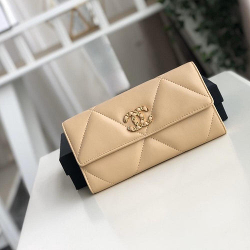 19 Quilted Flap Wallet Long Goatskin